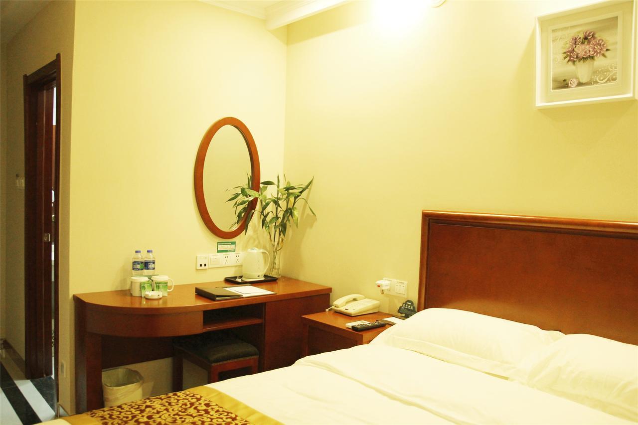 Greentree Inn Beihang Commercial Street Express Hotel Shenyang Dış mekan fotoğraf
